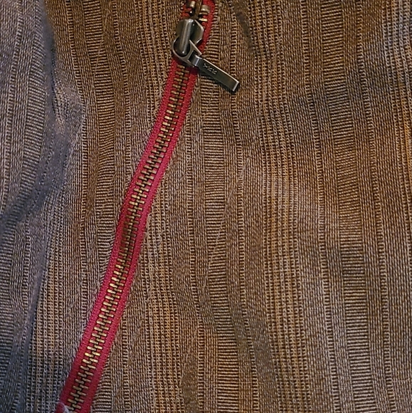 100% Goose Down Vest - Picture 2 of 6